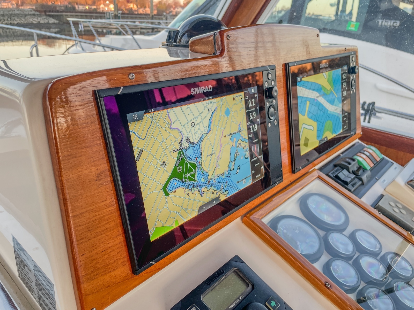 2001 Grand Banks Eastbay 38HX helm electronics panel