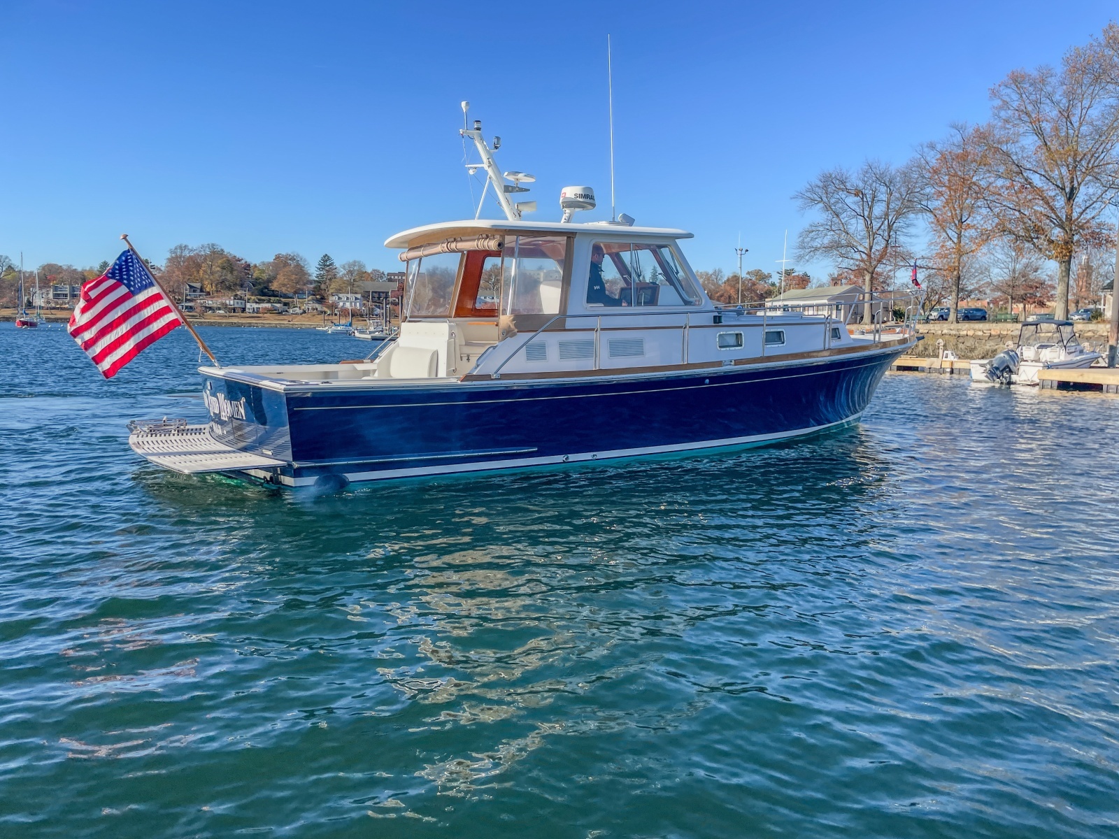 2001 Grand Banks Eastbay 38HX starboard beam
