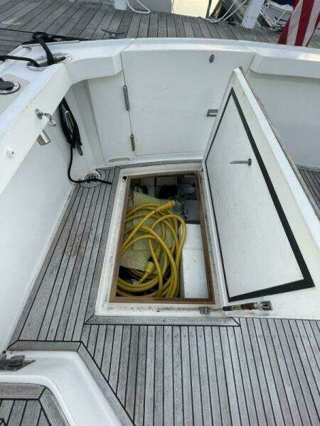Grand Banks Eastbay 38 HX