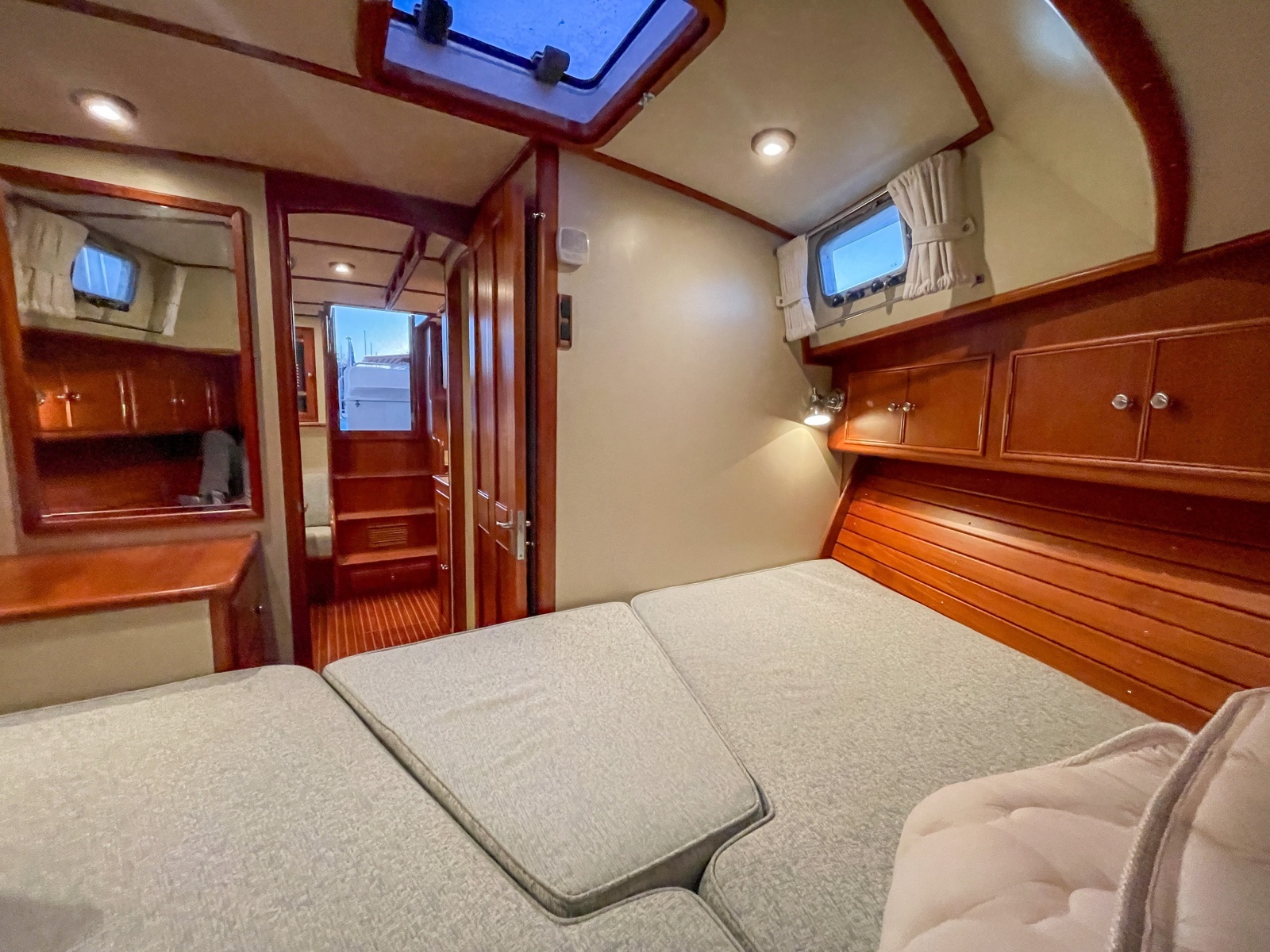 2001 Grand Banks Eastbay 38HX V-berth looking aftward