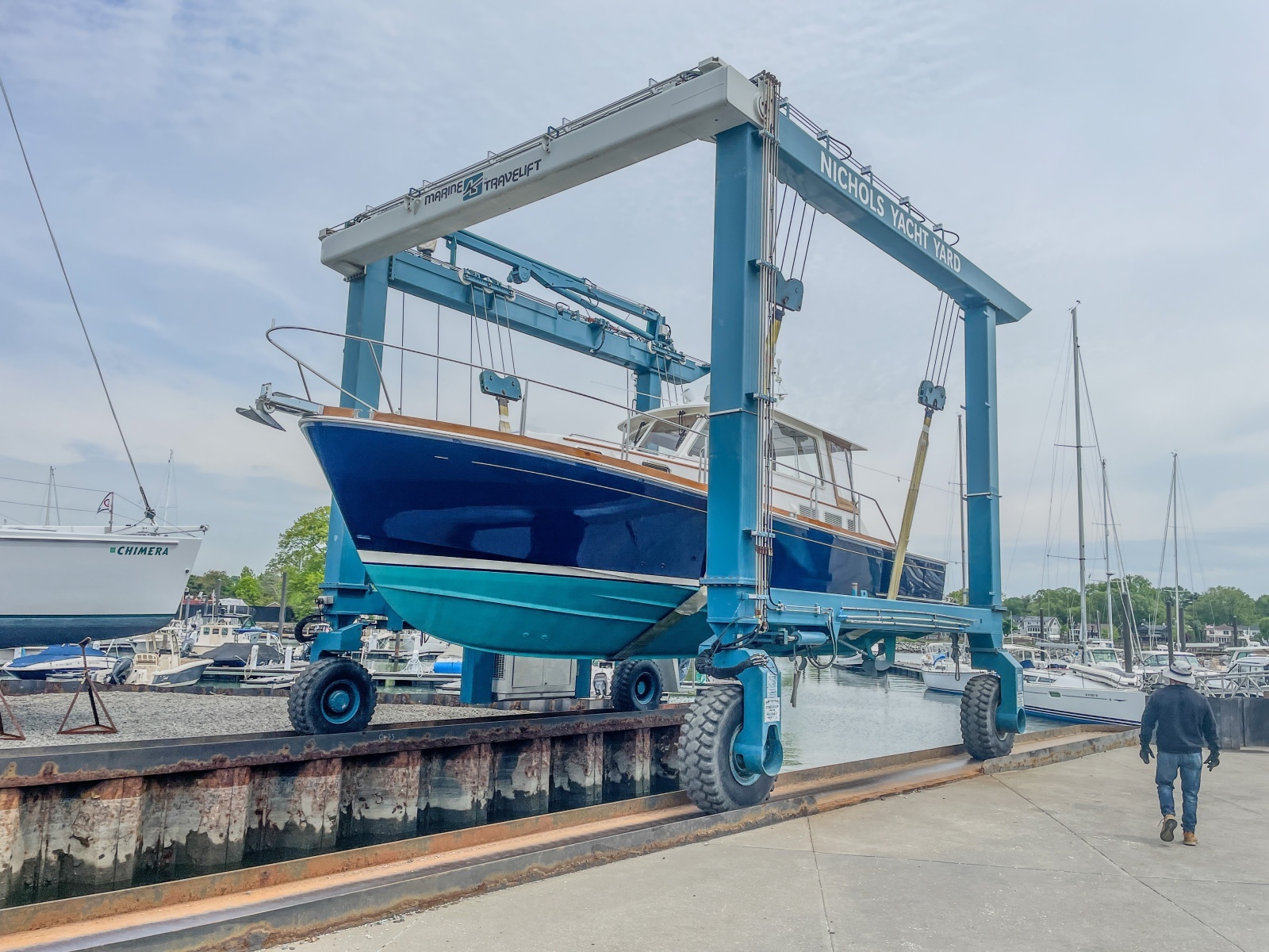 2001 Grand Banks Eastbay 38HX splash in