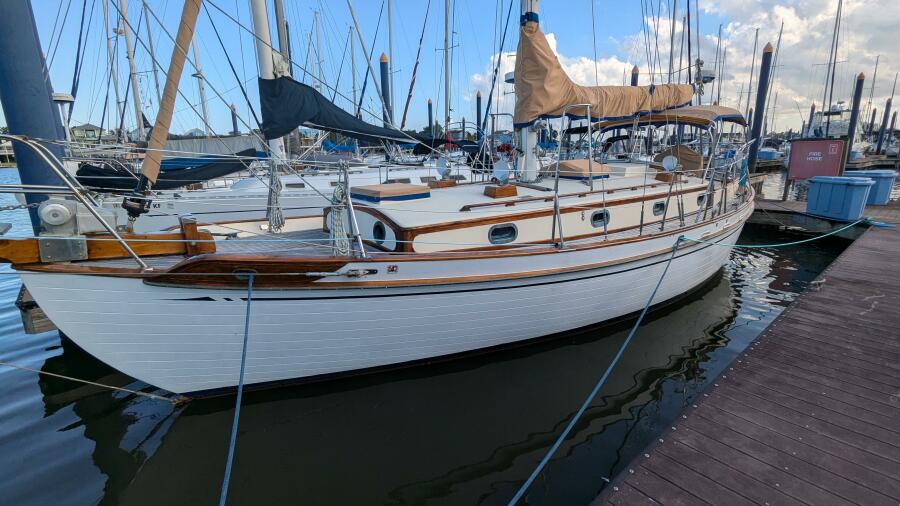 1990 Tayana