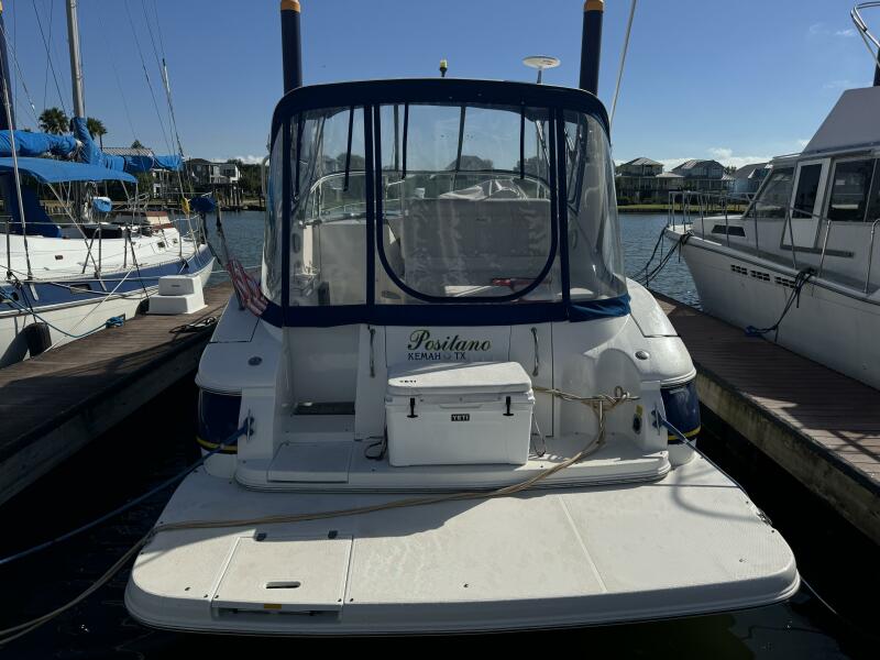 2005 Cruisers Yachts 320