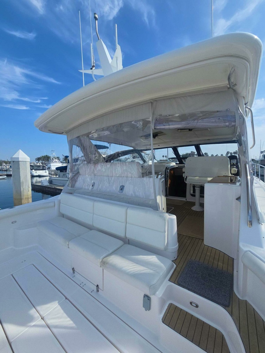 52' 2001 TIARA 