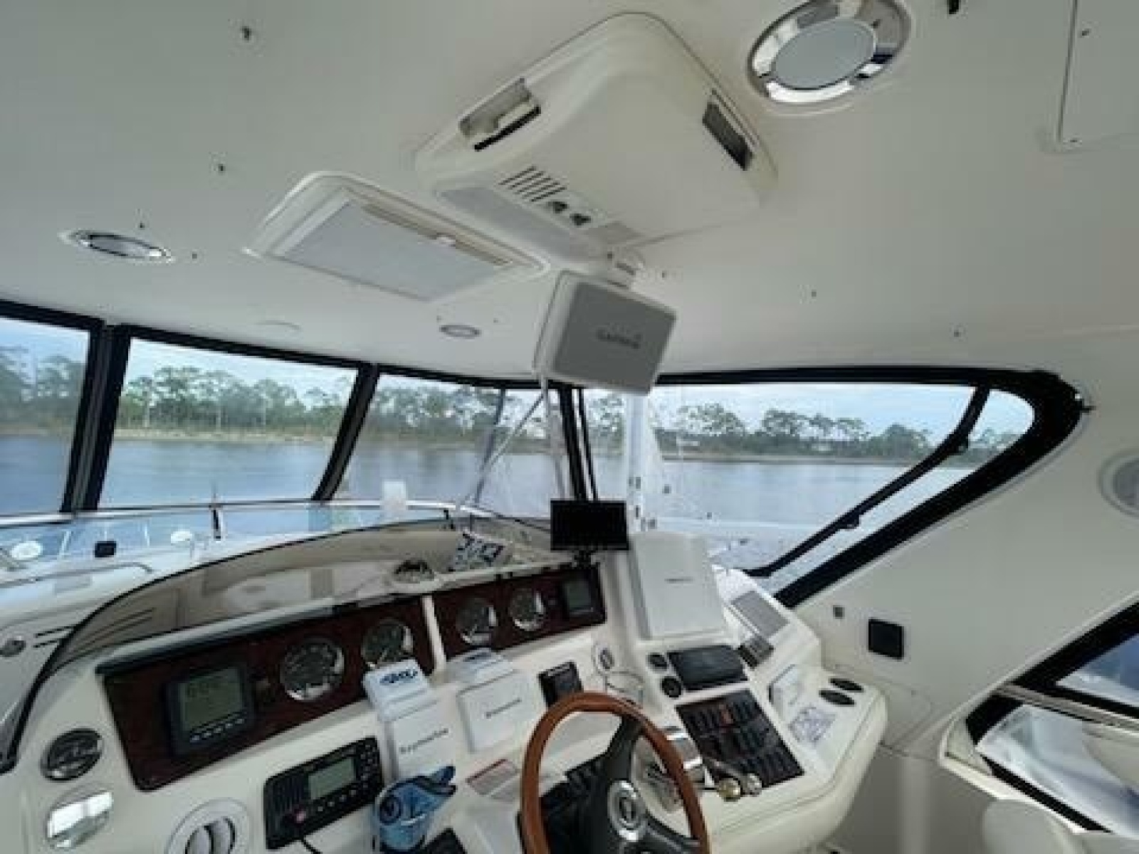 2003 Sea Ray 480 Sedan Bridge