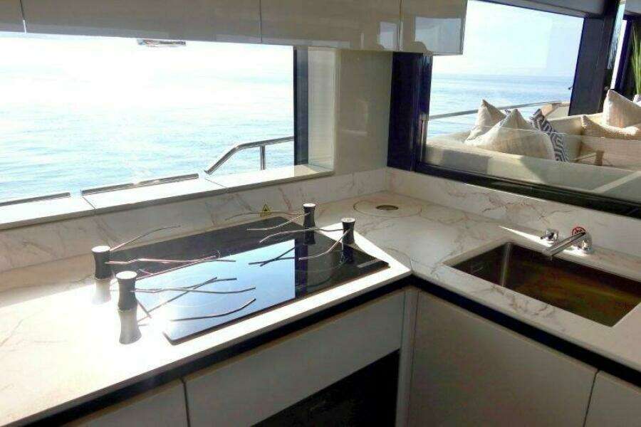 58ft Absolute Yacht For Sale