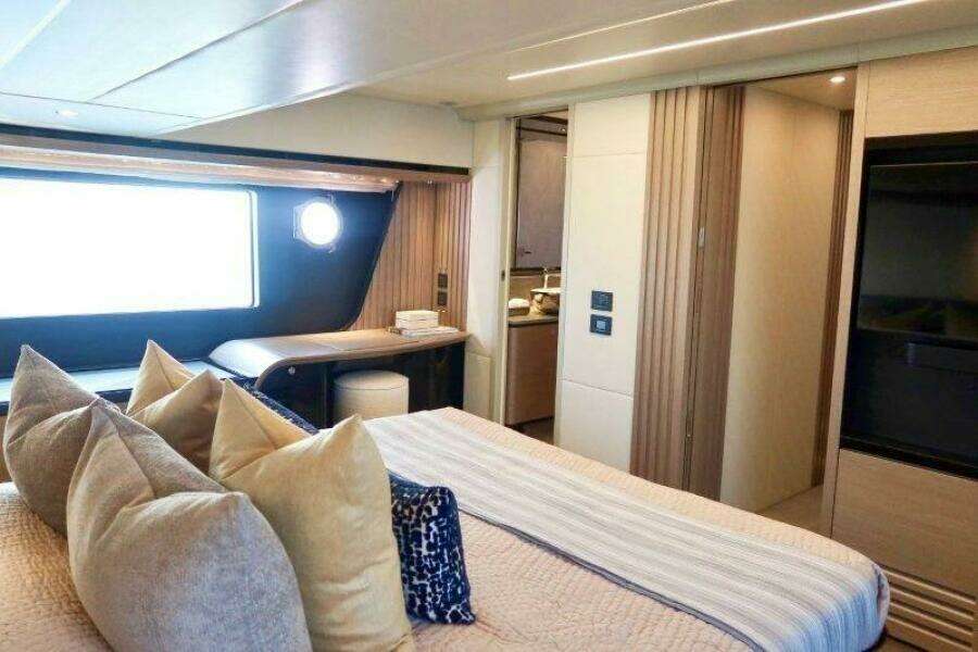 58ft Absolute Yacht For Sale