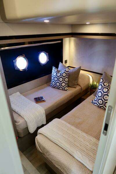 58ft Absolute Yacht For Sale