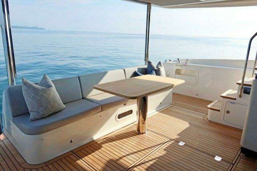 58ft Absolute Yacht For Sale