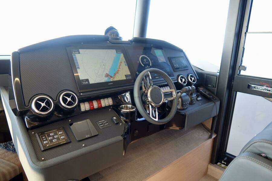 58ft Absolute Yacht For Sale