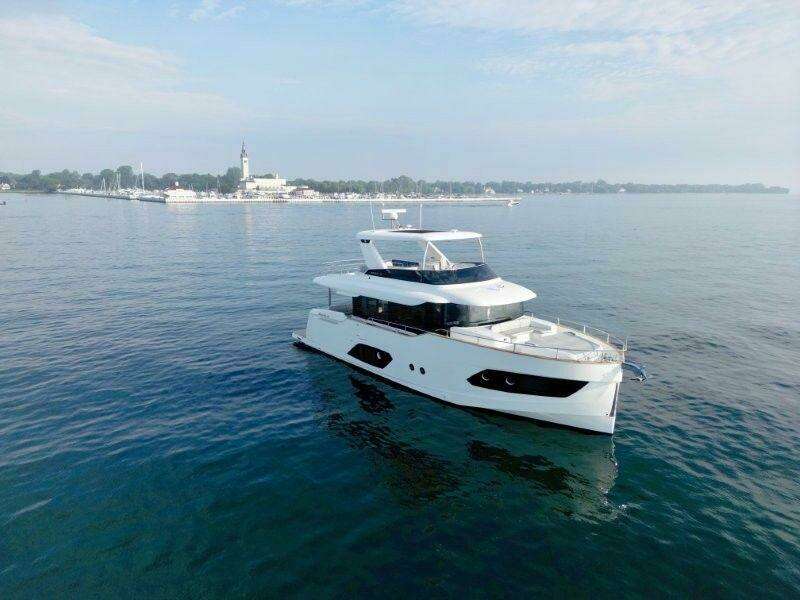 58ft Absolute Yacht For Sale