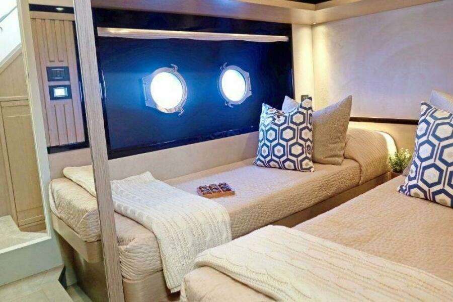 58ft Absolute Yacht For Sale