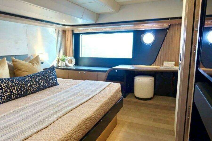 58ft Absolute Yacht For Sale