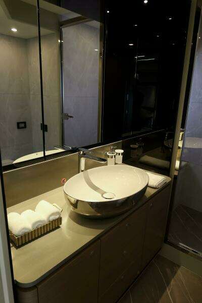 58ft Absolute Yacht For Sale