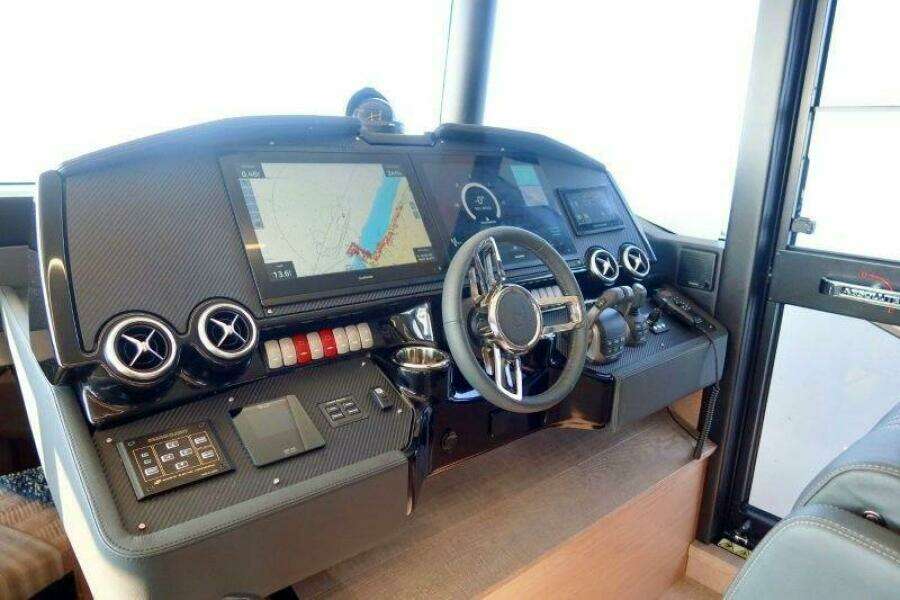 58ft Absolute Yacht For Sale