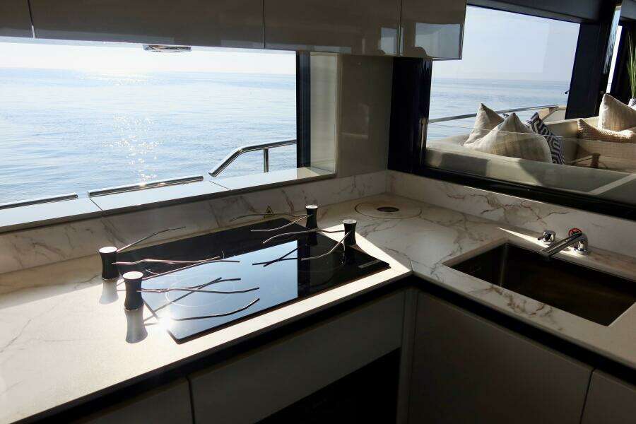 58ft Absolute Yacht For Sale