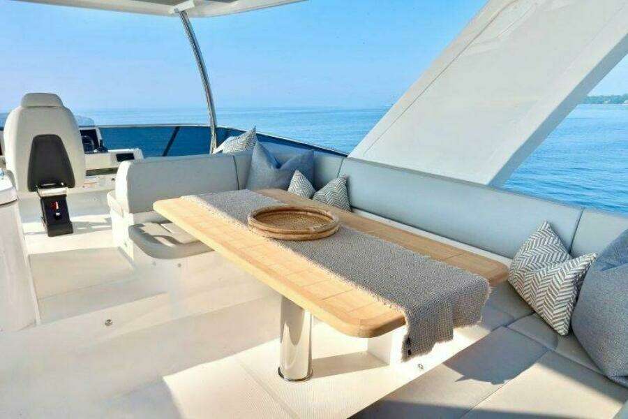 58ft Absolute Yacht For Sale