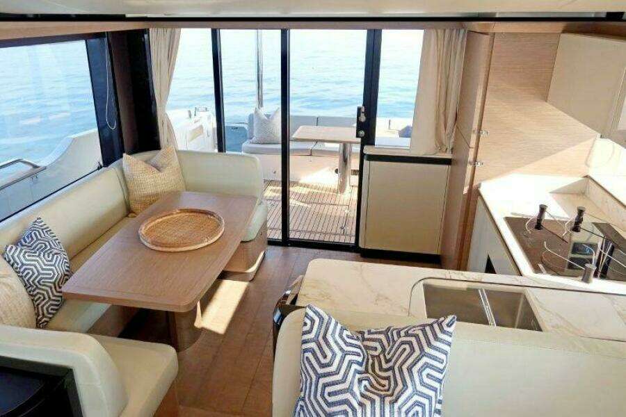 58ft Absolute Yacht For Sale
