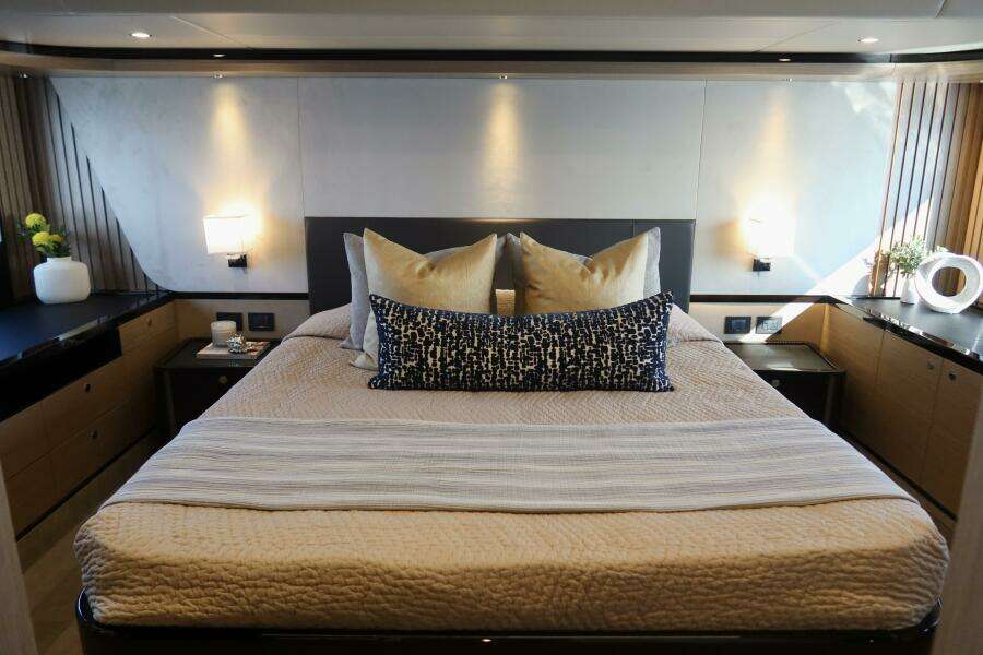 58ft Absolute Yacht For Sale