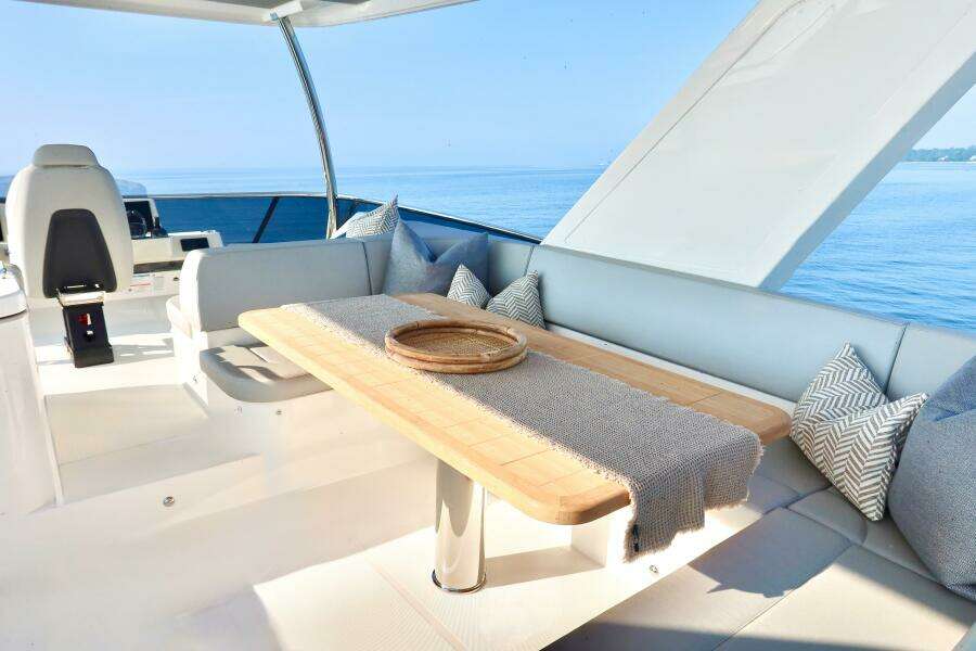 58ft Absolute Yacht For Sale