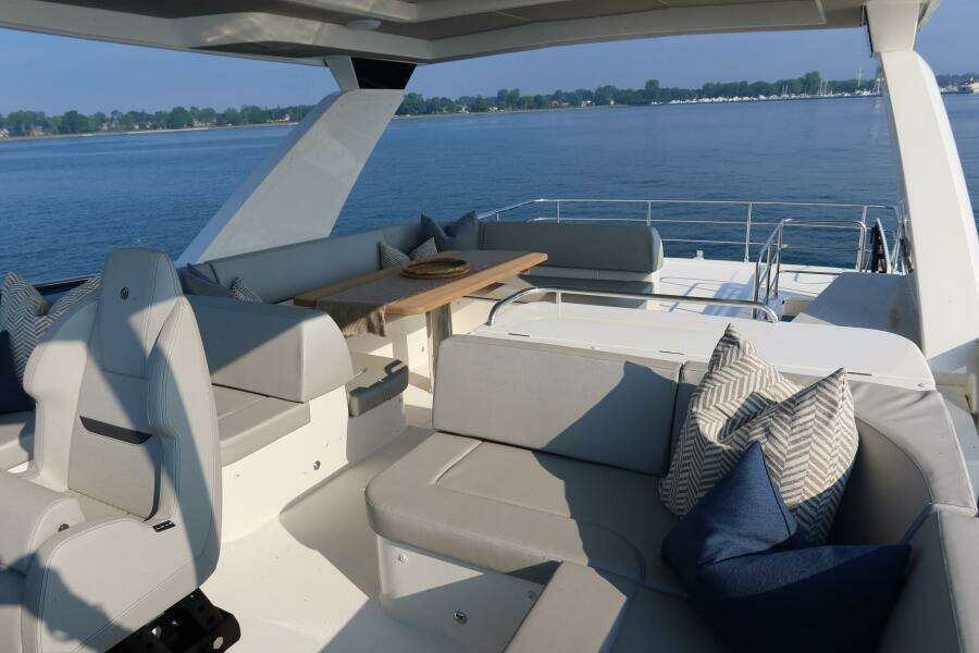 58ft Absolute Yacht For Sale