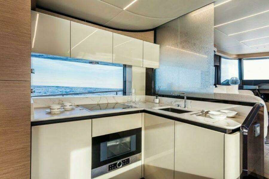 58ft Absolute Yacht For Sale