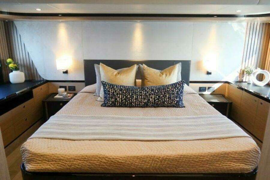 58ft Absolute Yacht For Sale