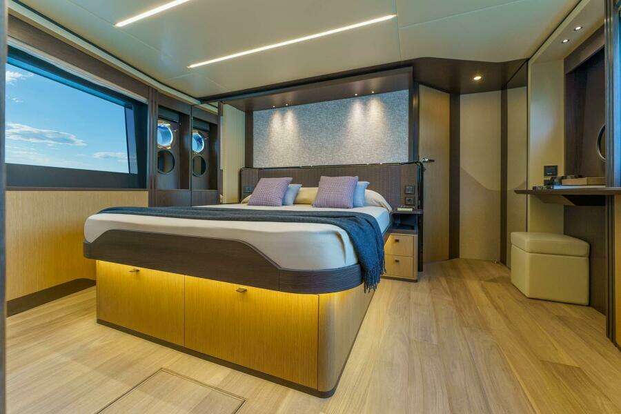 52ft Absolute Yacht For Sale