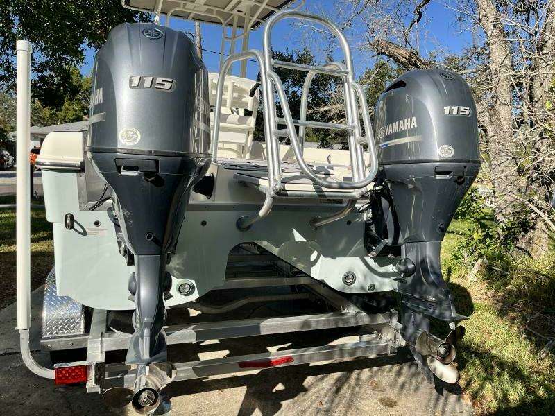 23ft World Cat Yacht For Sale