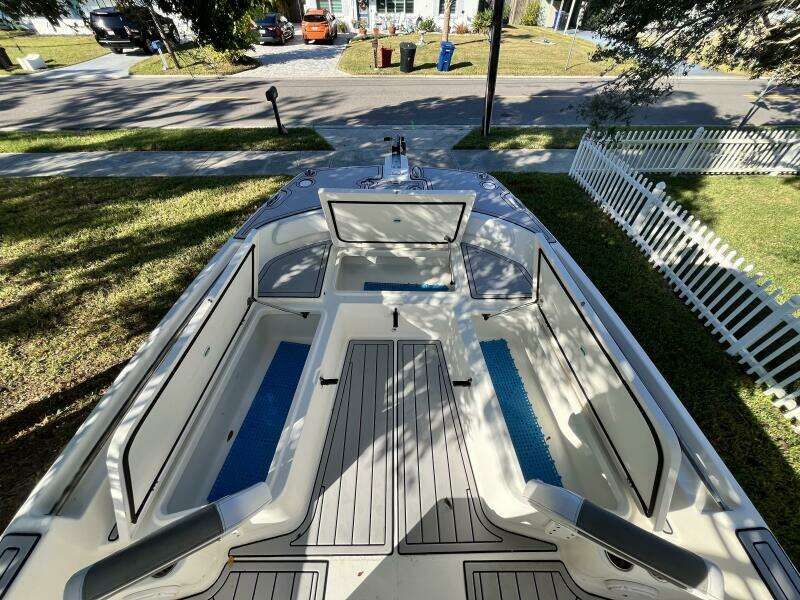 23ft World Cat Yacht For Sale