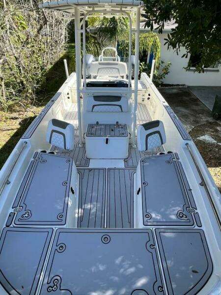 23ft World Cat Yacht For Sale
