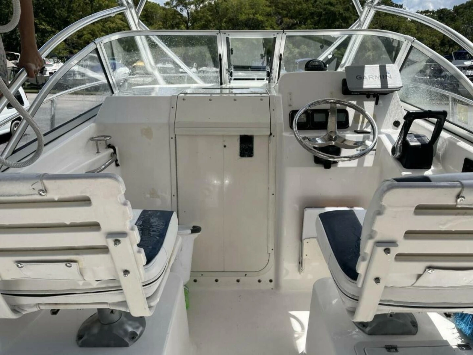 2006 Century 2400 Walk-Around