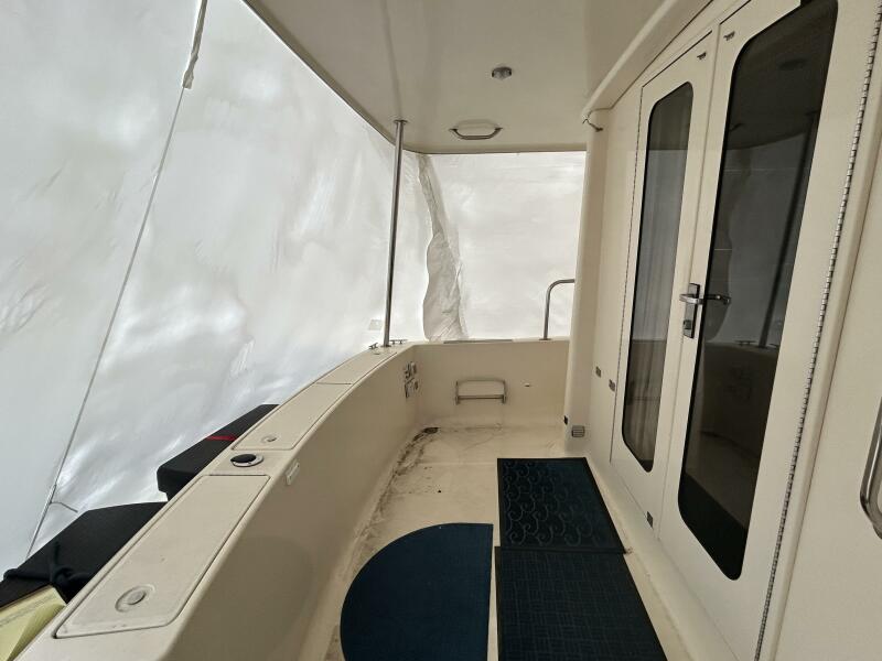34' Mainship aftdeck port