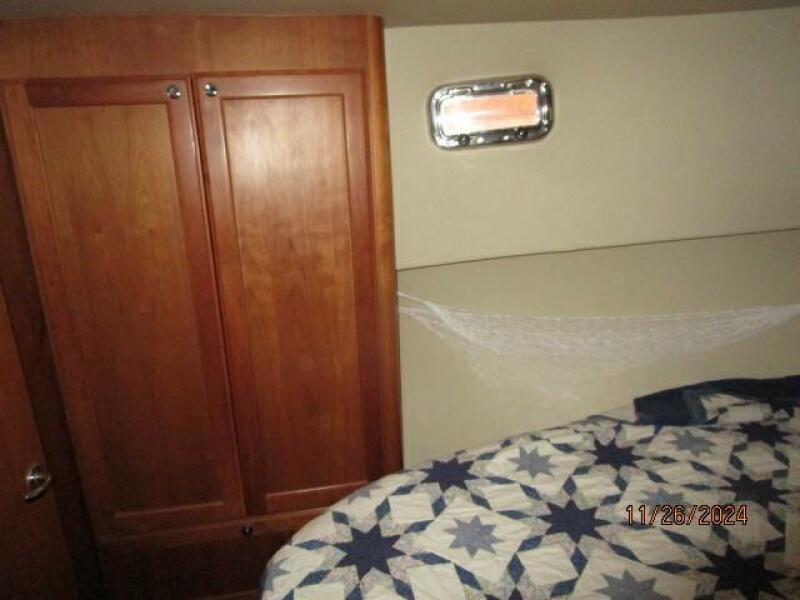 34' Mainship stateroom port