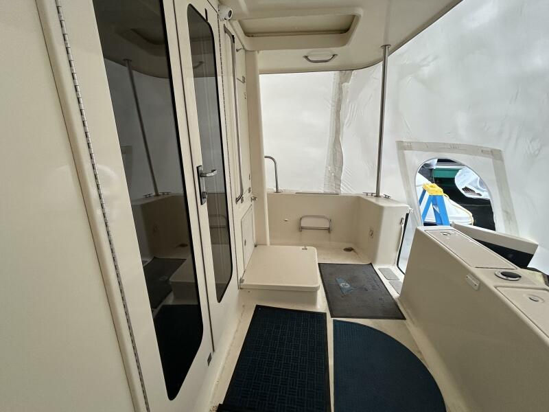 34' Mainship aftdeck starboard