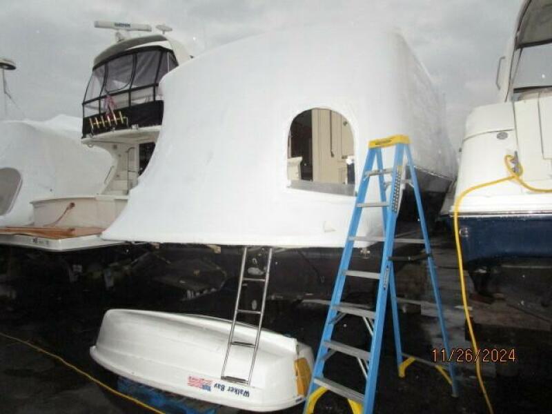 34' Mainship hauled out6