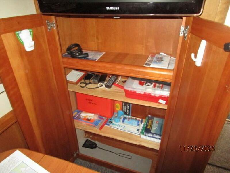34' Mainship salon storage locker