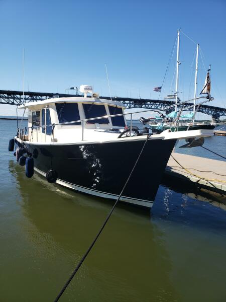 34' Mainship starboard forward profile1
