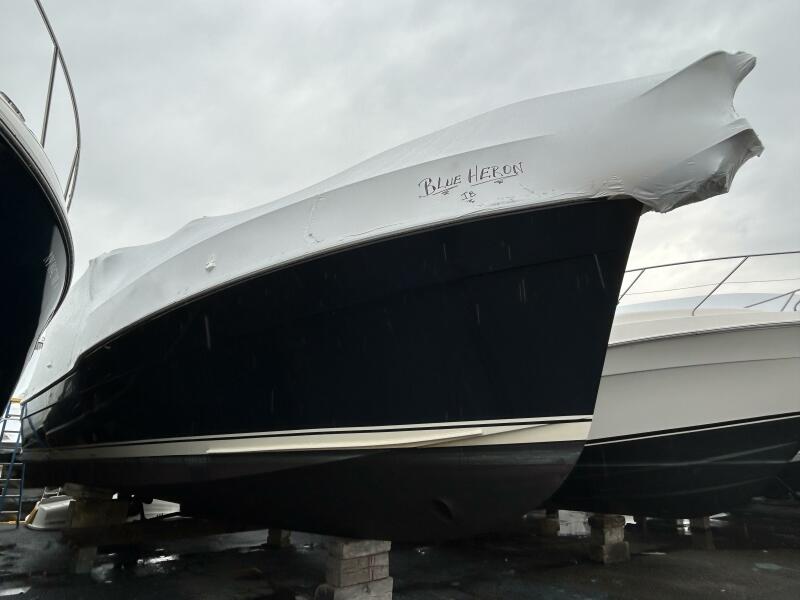 34' Mainship hauled out4
