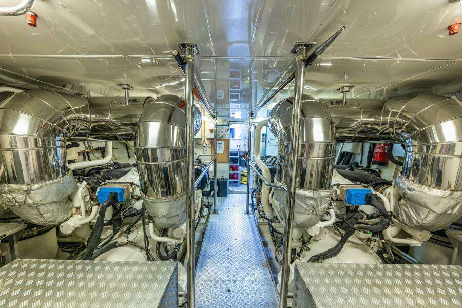 TAURO 85ft Sanlorenzo Yacht For Sale