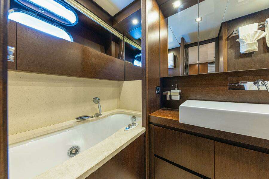 TAURO 85ft Sanlorenzo Yacht For Sale