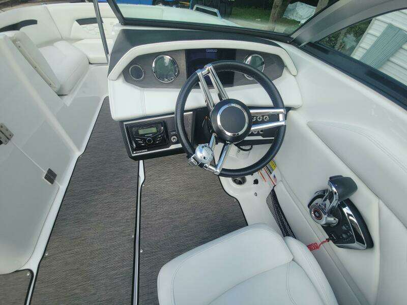 22ft Four Winns Yacht For Sale