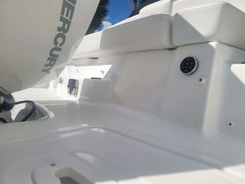22ft Four Winns Yacht For Sale