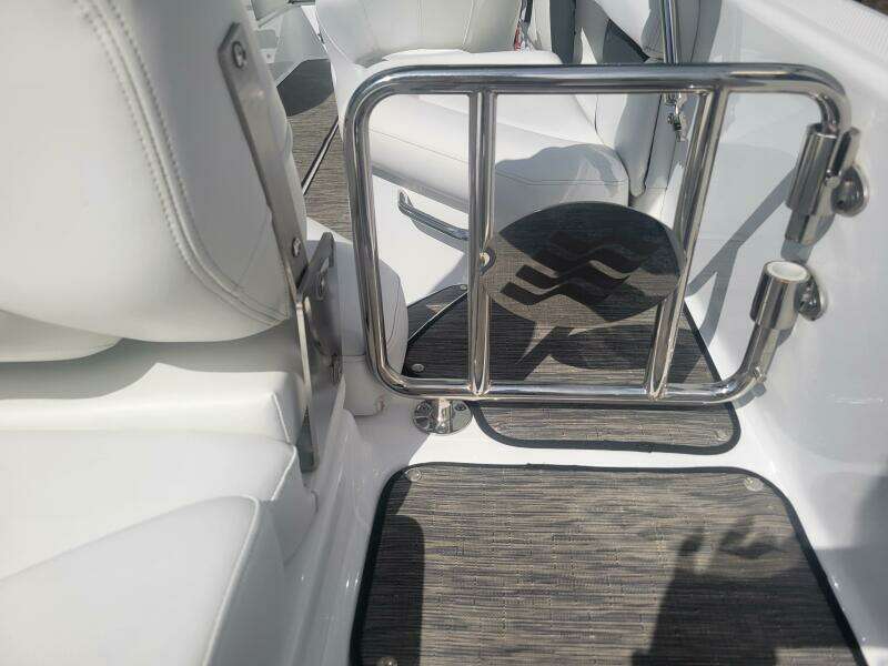 22ft Four Winns Yacht For Sale
