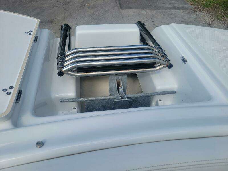 22ft Four Winns Yacht For Sale