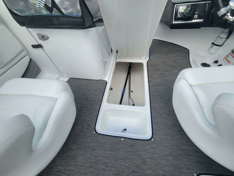 22ft Four Winns Yacht For Sale