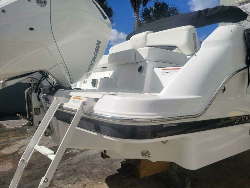 22ft Four Winns Yacht For Sale