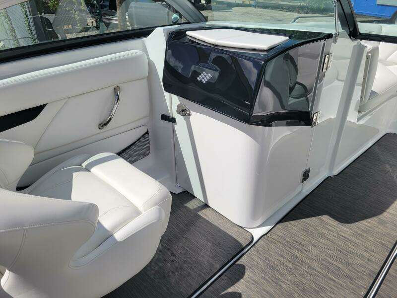 22ft Four Winns Yacht For Sale