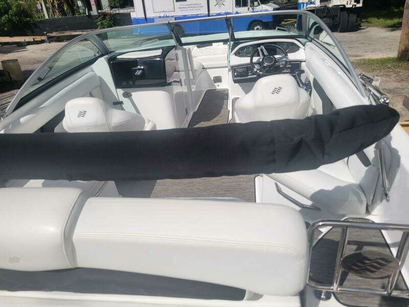 22ft Four Winns Yacht For Sale