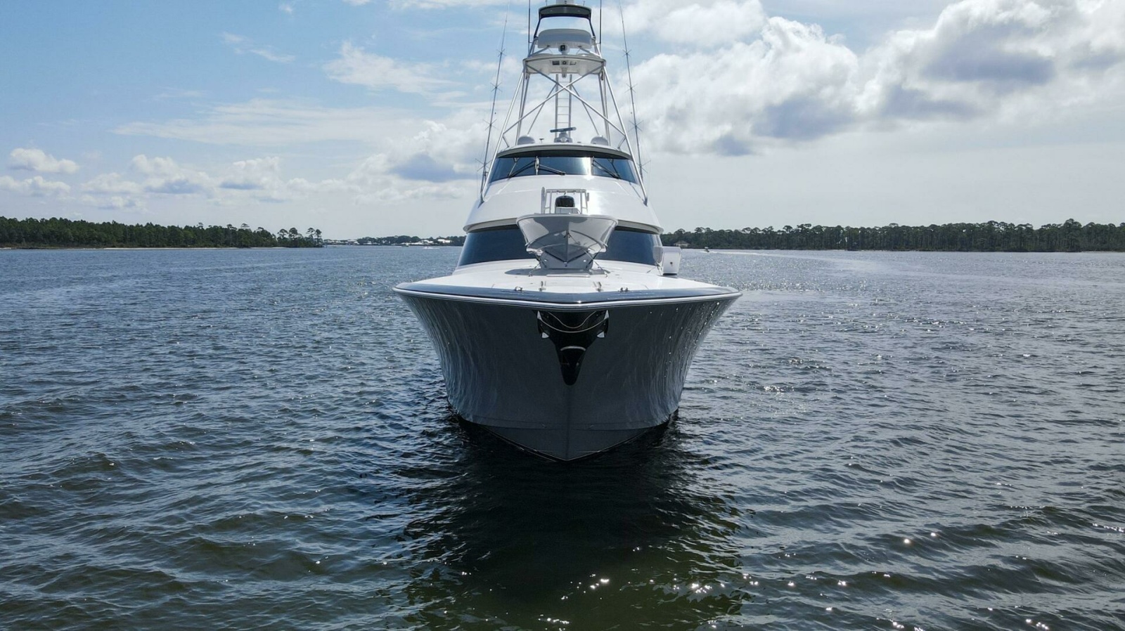 92' 2016 Viking 92 Enclosed Bridge